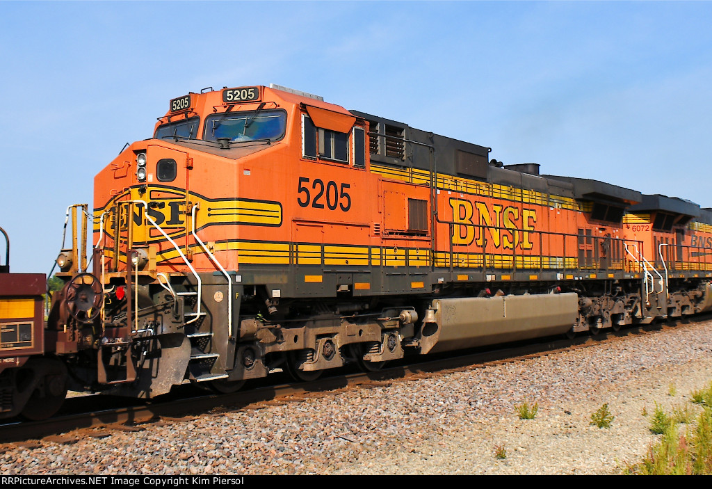 BNSF 5205 Pusher